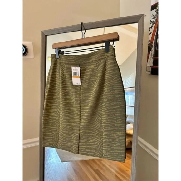Michael Kors Pencil Skirt NWT Size Small - Picture 3 of 5